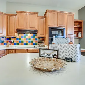Holiday home Group Getaway With Pool And Putting, Goodyear